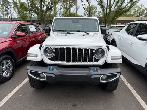Used 2024 Jeep Wrangler Unlimited Sahara image 2