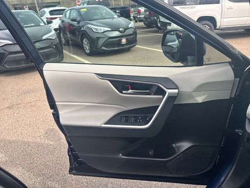 Used 2023 Toyota RAV4 XLE w/ Convenience Package image 33