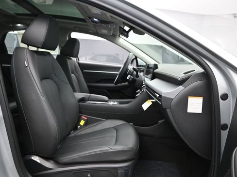 New 2025 Hyundai Sonata Limited image 35