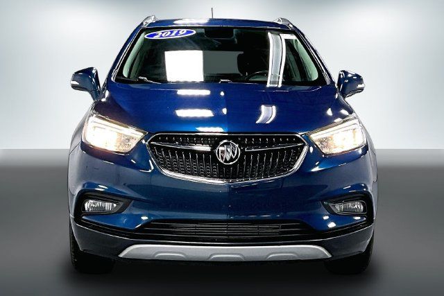 Used 2019 Buick Encore Sport Touring AWD/4WD image 2