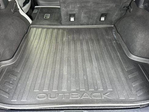 Used 2018 Subaru Outback 2.5i Limited image 17