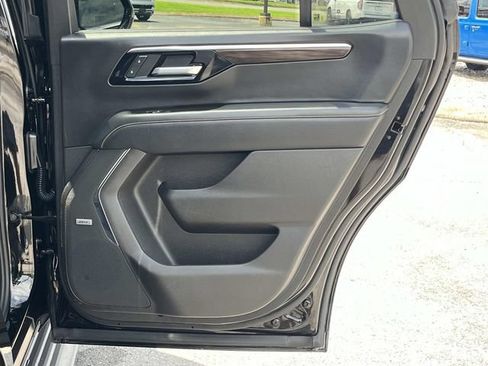 Used 2025 Chevrolet Tahoe Premier RWD image 22
