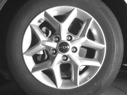 Used 2025 Kia Soul LX w/ LX Technology Package image 9