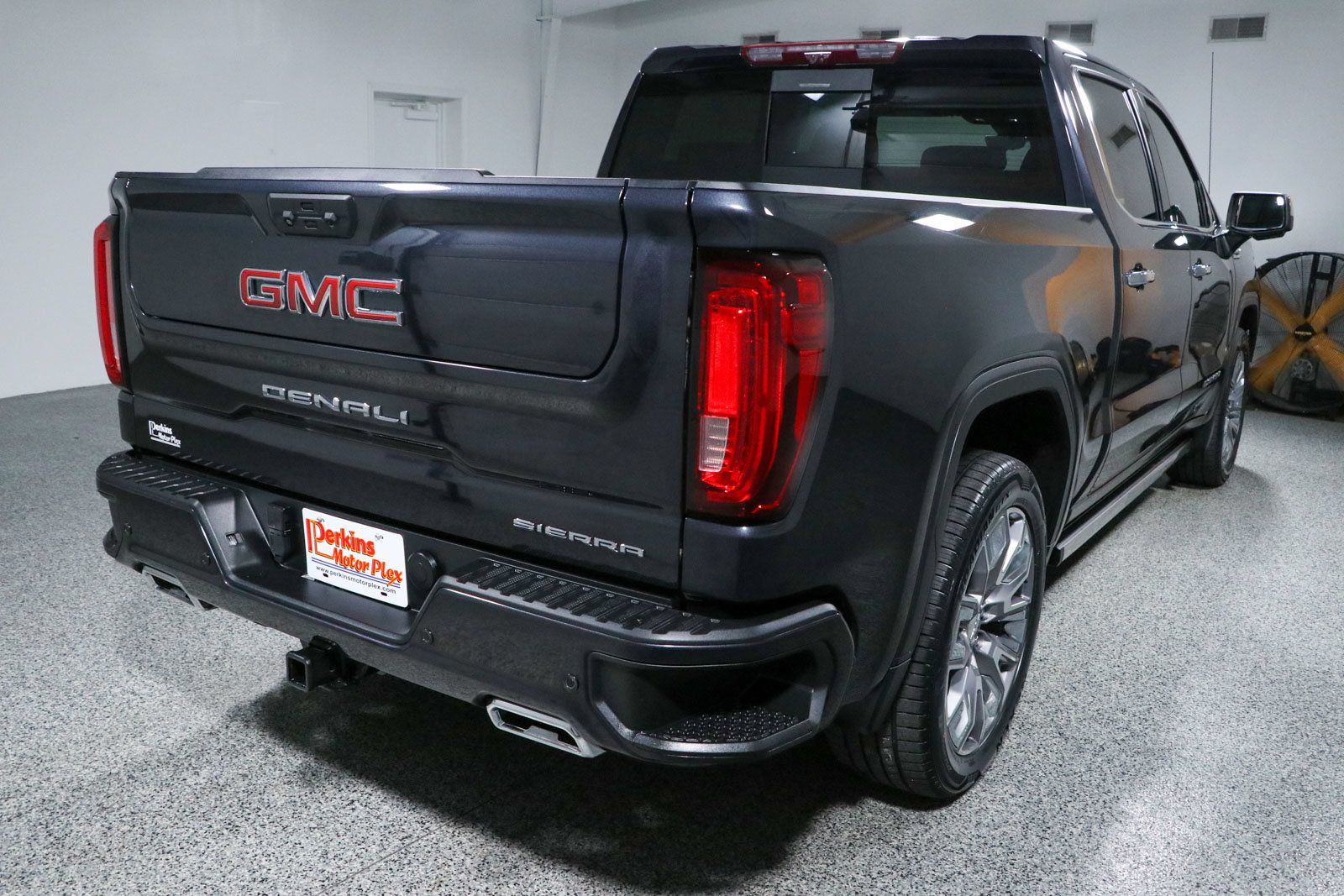 Used 2023 GMC Sierra 1500 Denali w/ Denali Reserve Package AWD/4WD image 7