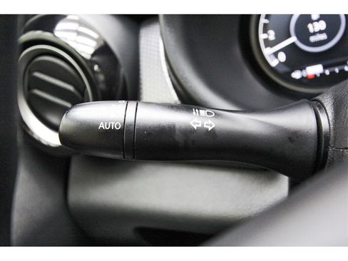 Certified 2020 Nissan Kicks SV image 15