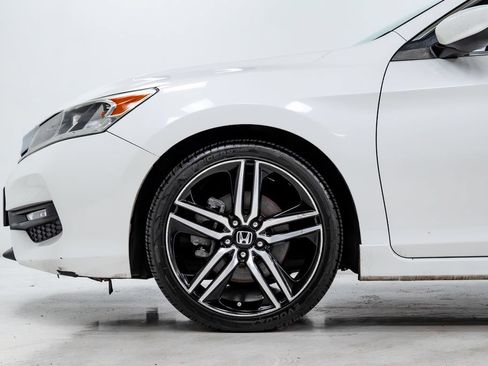 Used 2017 Honda Accord Sport image 25