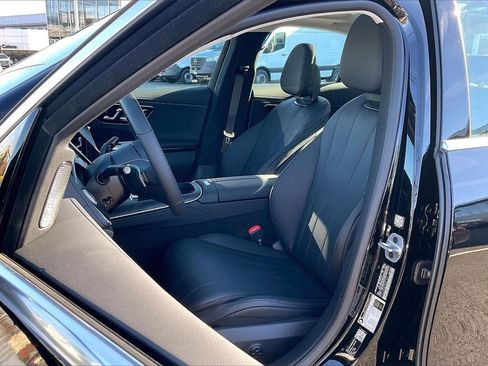 New 2026 Mercedes-Benz E 350 4MATIC Sedan image 9