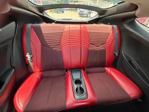 Used 2012 Hyundai Veloster w/ Style Pkg FWD image 10