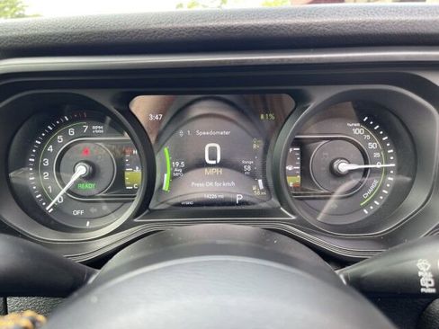 Used 2024 Jeep Wrangler Willys image 20