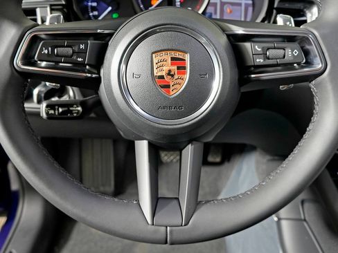 Certified 2026 Porsche Macan AWD/4WD image 21