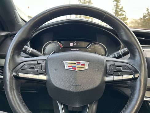 Used 2020 Cadillac XT4 Premium Luxury image 14