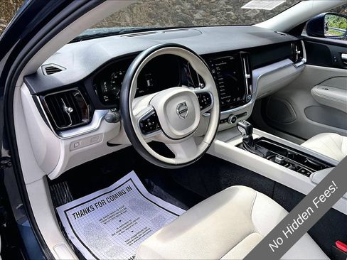 Used 2019 Volvo S60 T5 Momentum w/ Premium Package FWD image 12