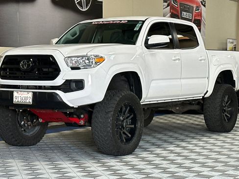 Used 2018 Toyota Tacoma SR w/ SR Convenience Package image 8