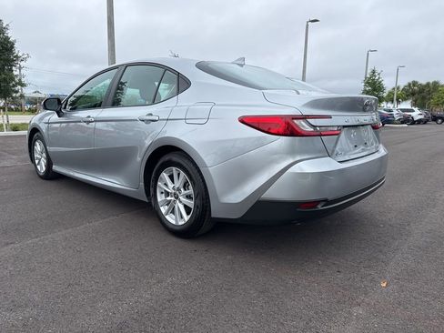 Used 2025 Toyota Camry LE image 5