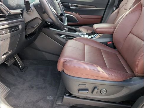 Certified 2024 Kia Telluride SX w/ Towing Package FWD image 9
