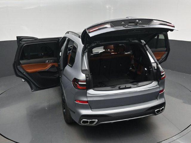 Used 2025 BMW X7 M60i w/ Executive Package AWD/4WD image 30
