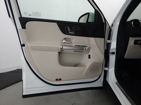 Certified 2026 Mercedes-Benz GLB 250 4MATIC image 5