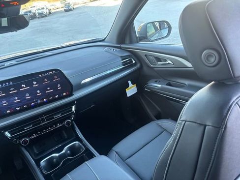 New 2026 Chevrolet Traverse LT w/ Sun and Wheel Package AWD/4WD image 20