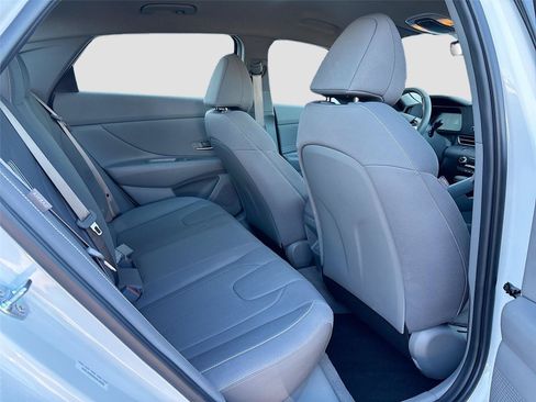 Certified 2025 Hyundai Elantra Sport FWD image 25