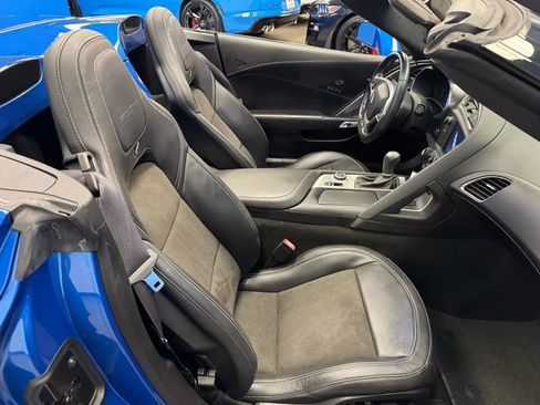 Used 2015 Chevrolet Corvette Z06 w/ 3LZ Preferred Equipment Group RWD image 18
