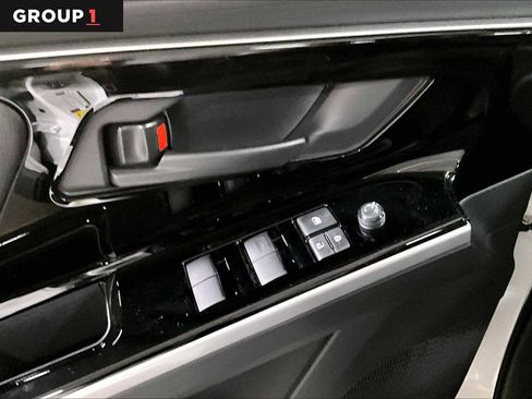 Used 2023 Toyota bZ4X XLE image 35