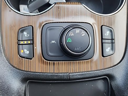 Used 2023 GMC Acadia SLE w/ Driver Convenience Package image 16