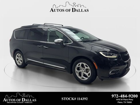 Used 2022 Chrysler Pacifica Limited FWD image 1