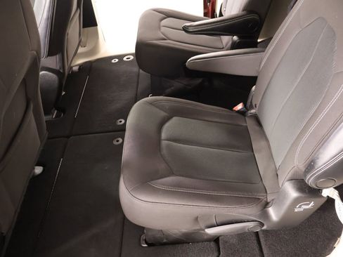 Used 2023 Chrysler Voyager LX image 11
