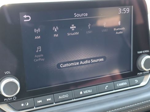 Used 2023 Nissan Rogue SV FWD image 8
