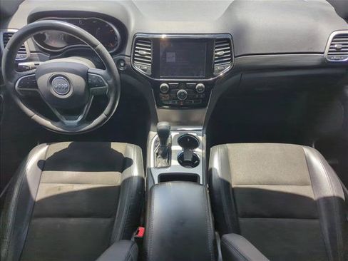 Used 2019 Jeep Grand Cherokee Altitude RWD image 16