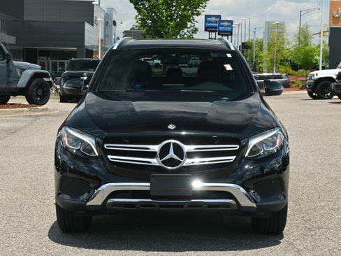 Used 2019 Mercedes-Benz GLC 300 4MATIC w/ Premium Package image 3