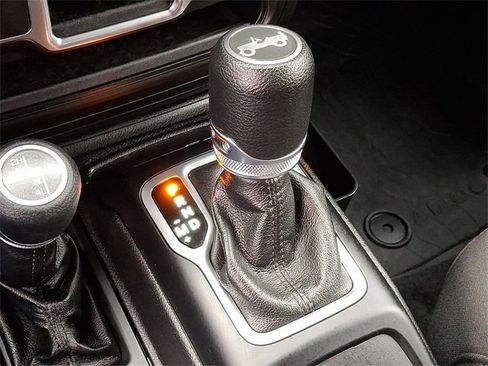 Used 2018 Jeep Wrangler Unlimited Sport image 14