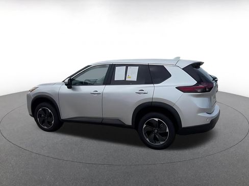 Used 2025 Nissan Rogue SV FWD image 10