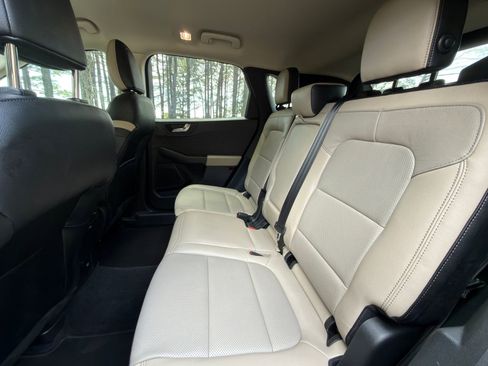 Used 2020 Ford Escape Titanium image 14