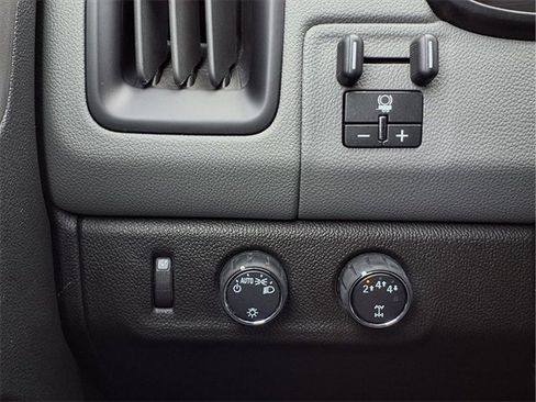 Used 2022 Chevrolet Colorado W/T w/ Custom Special Edition image 13