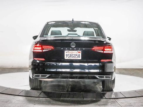 Used 2022 Volkswagen Passat 2.0T R-Line FWD image 3
