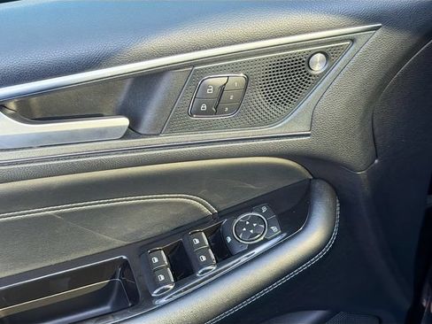 Used 2020 Ford Edge Titanium w/ Equipment Group 301A AWD/4WD image 19