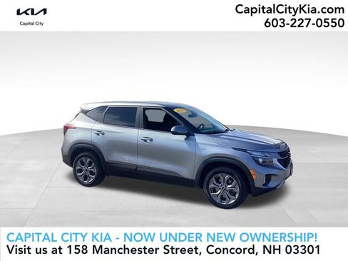 Used 2024 Kia Seltos LX AWD/4WD image 1