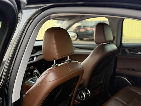 Used 2018 Alfa Romeo Stelvio Ti image 21