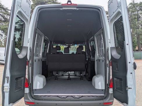 New 2025 Mercedes-Benz Sprinter 2500 image 10
