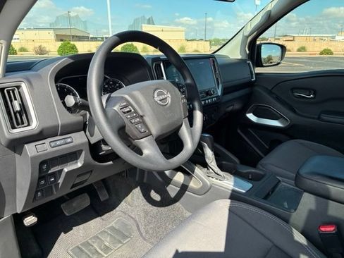 Certified 2025 Nissan Frontier SV AWD/4WD image 10