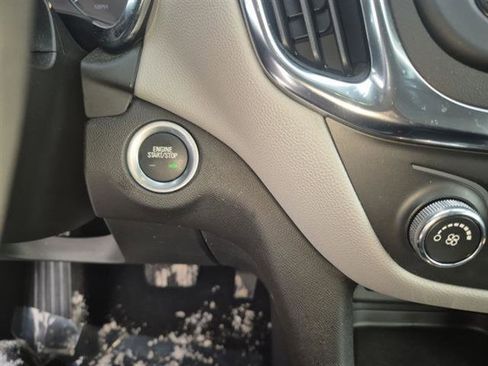 Used 2024 Chevrolet Equinox LS w/ Driver Confidence II Package image 16