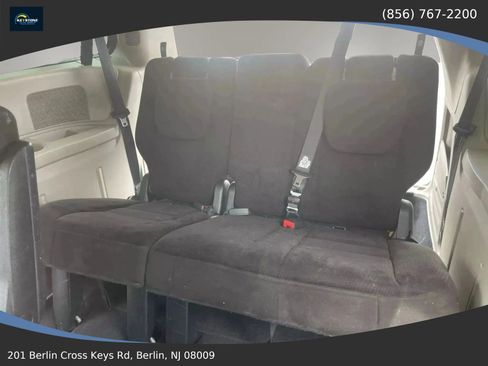 Used 2015 Dodge Grand Caravan SXT FWD image 19