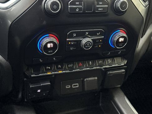 Used 2020 Chevrolet Silverado 1500 LT Trail Boss image 17