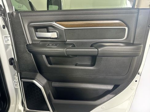 Used 2024 RAM 2500 Laramie image 30