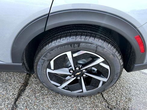 New 2026 Chevrolet Equinox EV LT image 22