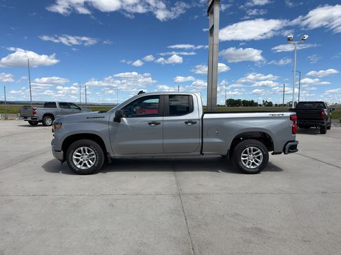 Used 2024 Chevrolet Silverado 1500 Custom w/ Dark Appearance Package AWD/4WD image 2
