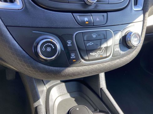 Used 2020 Chevrolet Malibu LS image 12