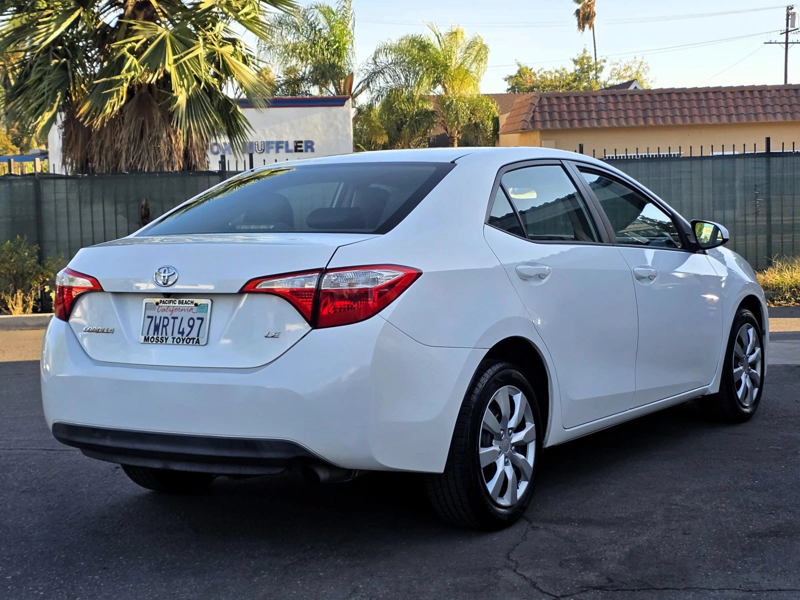 Used 2015 Toyota Corolla LE FWD image 3