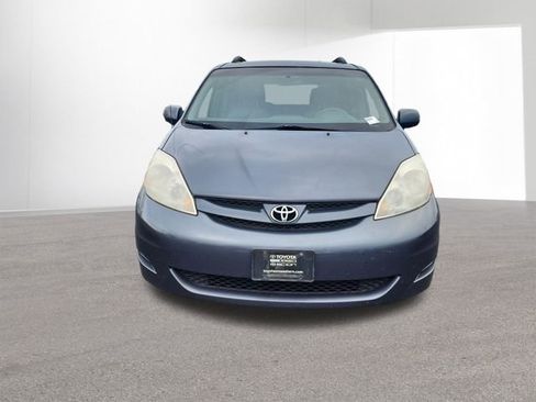 Used 2009 Toyota Sienna XLE image 26
